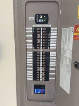 image fo a residential fuse panel prior to being repaired by Fort Lauderdale Electricians 